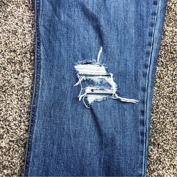 Old Navy Women’s Blue Distressed Denim Mid Rise Boyfriend Jeans Size 16 - Picture 7 of 14